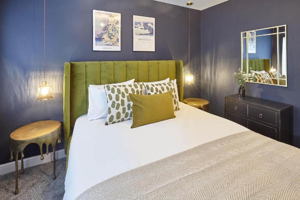 Tides Apartment Уитби Екстериор снимка